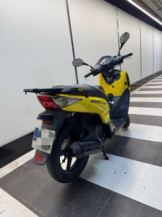 Honda SH125i Scooter!