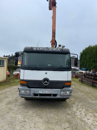 Camión grúa Mercedes-Benz Atego 1528