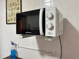 Montaggio Supporti Microonde