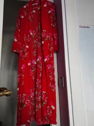 Kimono Zara floral rojo