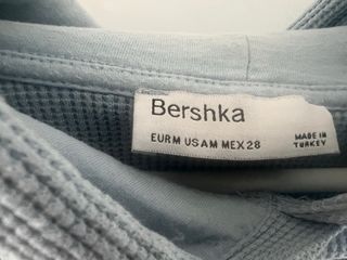 Sudadera de chica. Bershka. Talla M.