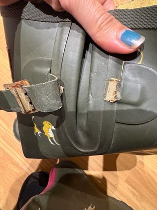 Botas de agua verdes con perros