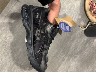 Asics Gel NYC Nuevas Negro/Plata Talla 42