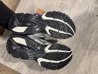 Asics Gel NYC Nuevas Negro/Plata Talla 42