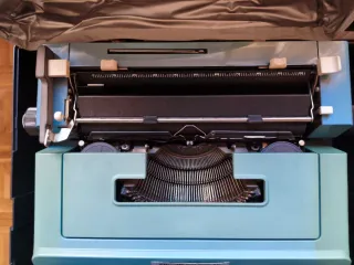 Máquina de escribir Olivetti Studio 46