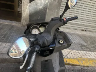 Kymco Super Dink 125 – Scooter Ciudad y Carretera