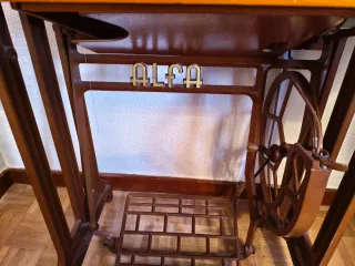 Máquina de coser Alfa Royale