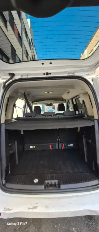 Ford E-Tourneo Courier 2014