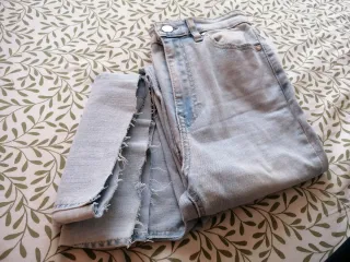 Pantalón vaquero campana azul