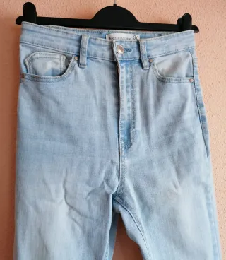 Pantalón vaquero campana azul