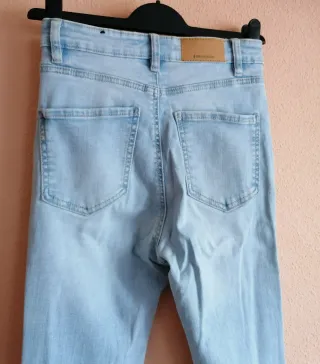 Pantalón vaquero campana azul