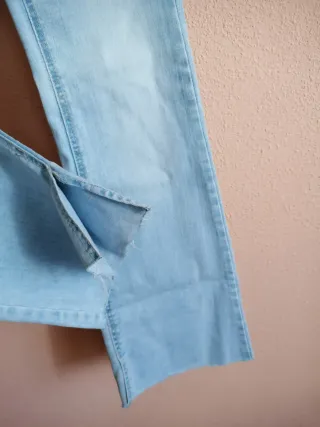 Pantalón vaquero campana azul