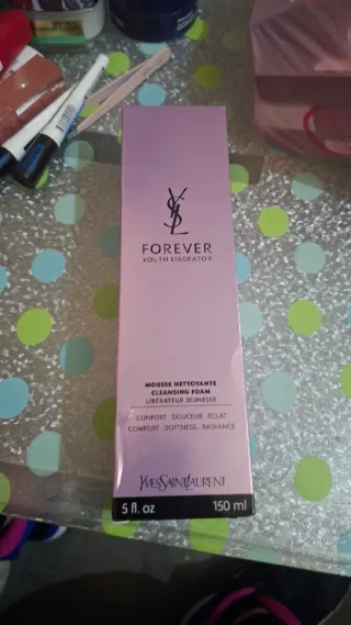 Yves Saint Laurent Forever Youth Liberator Mousse