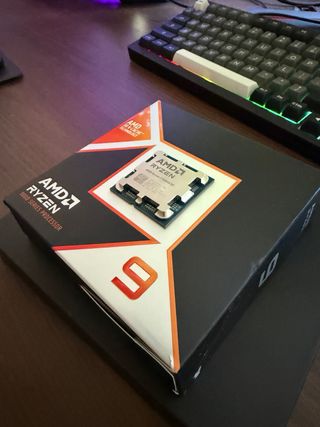 AMD Ryzen 7 9800X3D OEM Nuevo
