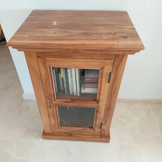 Vitrina de teka con puerta de cristal