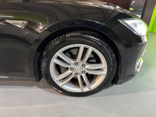 TESLA Model S 60