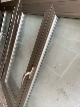 Ventana de Aluminio Doble Hoja