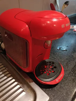 Cafetera Tassimo Bosch Roja