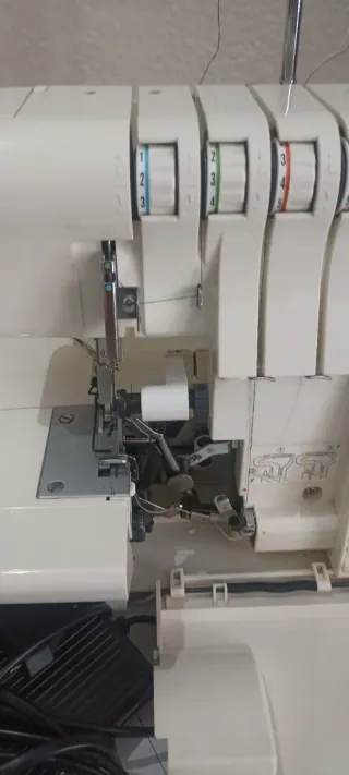 Remalladora Singer Ultralock