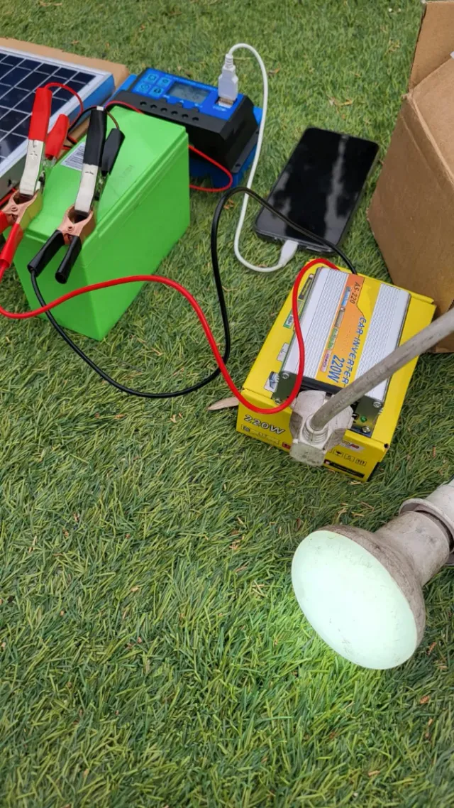 Kit solar completo batería AGM e inversor a 220v