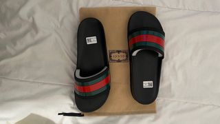 Chanclas Gucci Talla 44 Negras con Rayas