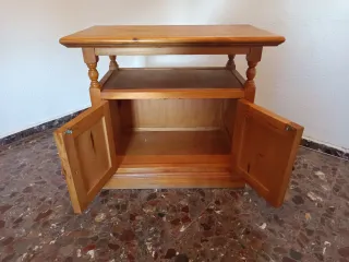 Conjunto rústico: mesa, 6 sillas y mueble TV