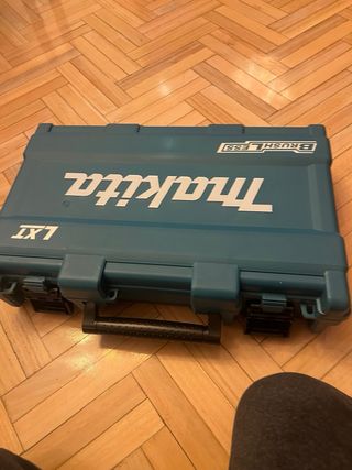 Taladro Percutor Makita HR2230 con Maletín