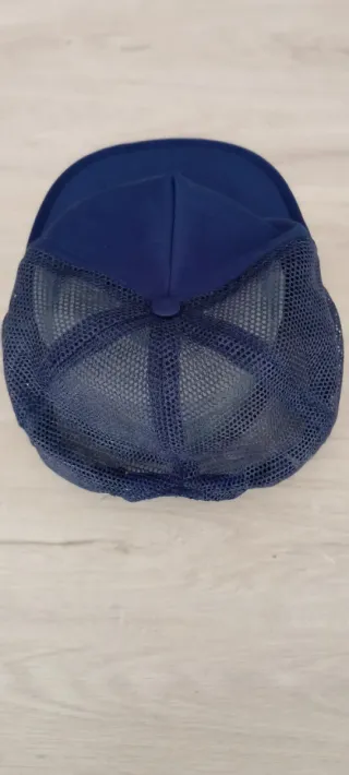 Gorra azul con logo G.A.R.