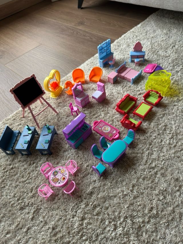 Lote Muñecas Barbie, LOL y Accesorios