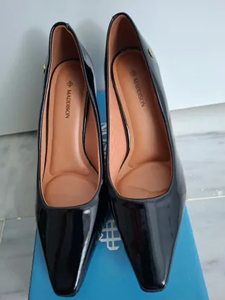 Zapatos de salón Maddison negros charol