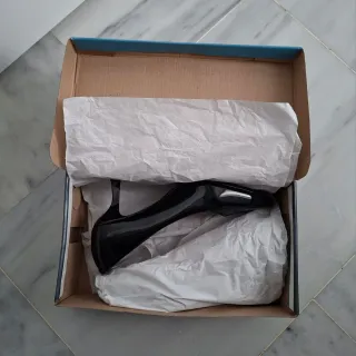 Zapatos de salón Maddison negros charol