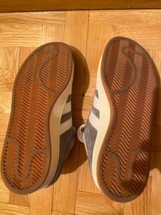 Zapatillas grises usadas 1 vez