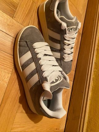 Zapatillas grises usadas 1 vez