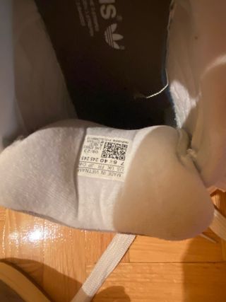 Zapatillas grises usadas 1 vez