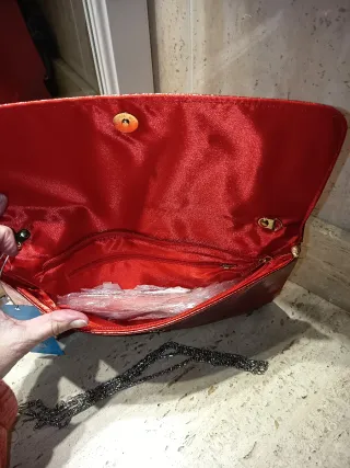 Bolso de fiesta rojo metálico