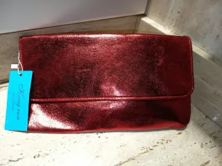 Bolso de fiesta rojo metálico