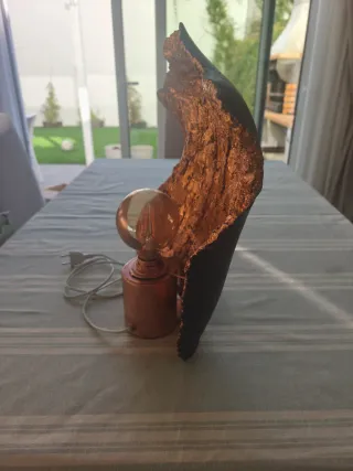 Lámpara de mesa diseño metal