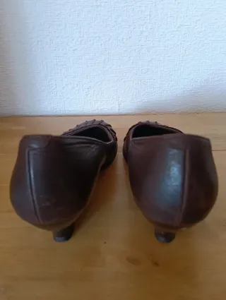 Zapatos vintage Chio piel mujer marrones T39