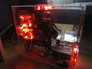 Ordenador sobremesa metacrilato