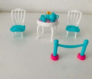 Set Barbie Club Chelsea Mesa y Sillas