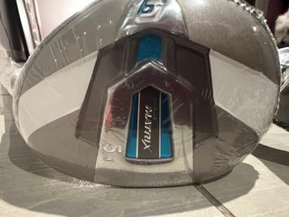 Bolsa y palos de golf Wilson