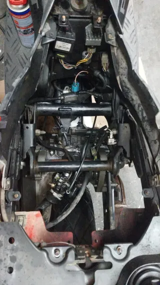 Taller de reparación de ciclomotores,motocicletas