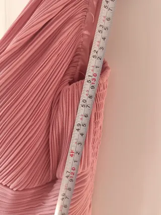 Vestido largo rosa asimétrico