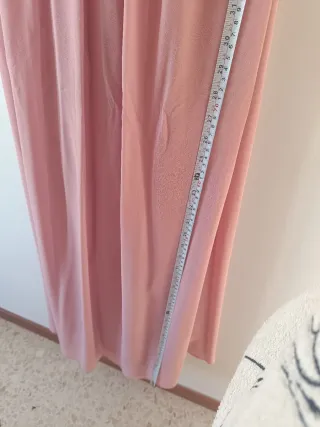 Vestido largo rosa asimétrico