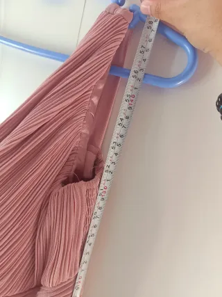 Vestido largo rosa asimétrico