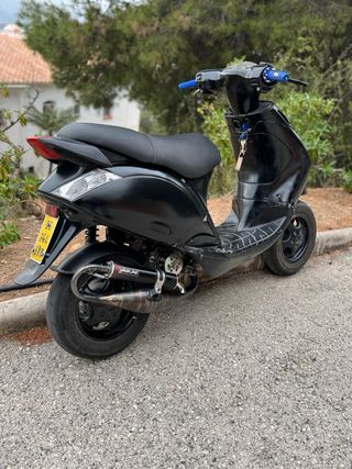 Piaggio Zip SP agua