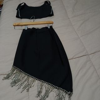 Conjunto Falda y Top Negro con Flecos