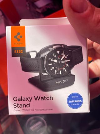 Soporte Spigen S352 para Galaxy Watch