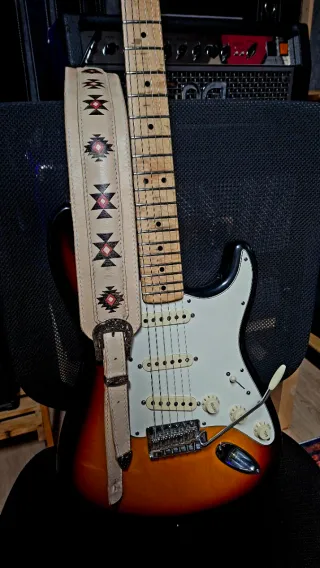Correa de cuero para guitarra, hecha a mano