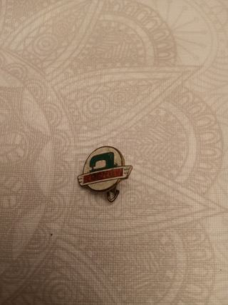 Pin antiguo Refrey máquina coser